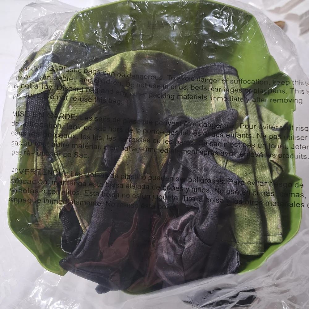 Halo Infinite Master Chief Kids Costume Green/Black Size S/P (4-6)‎